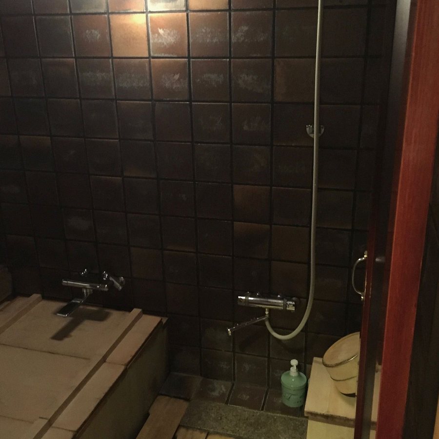 Hiiragiya — Bathroom