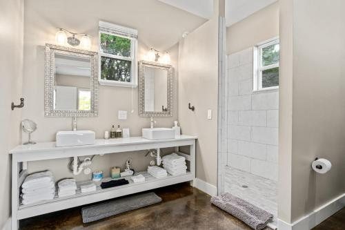 Hill Country Casitas — Bathroom
