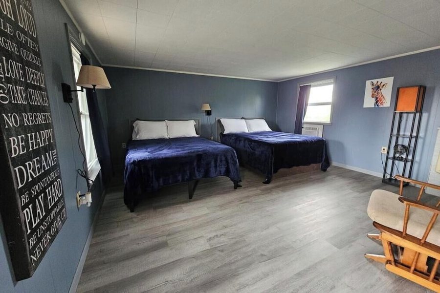 Hill Hollow Campground — Guest room