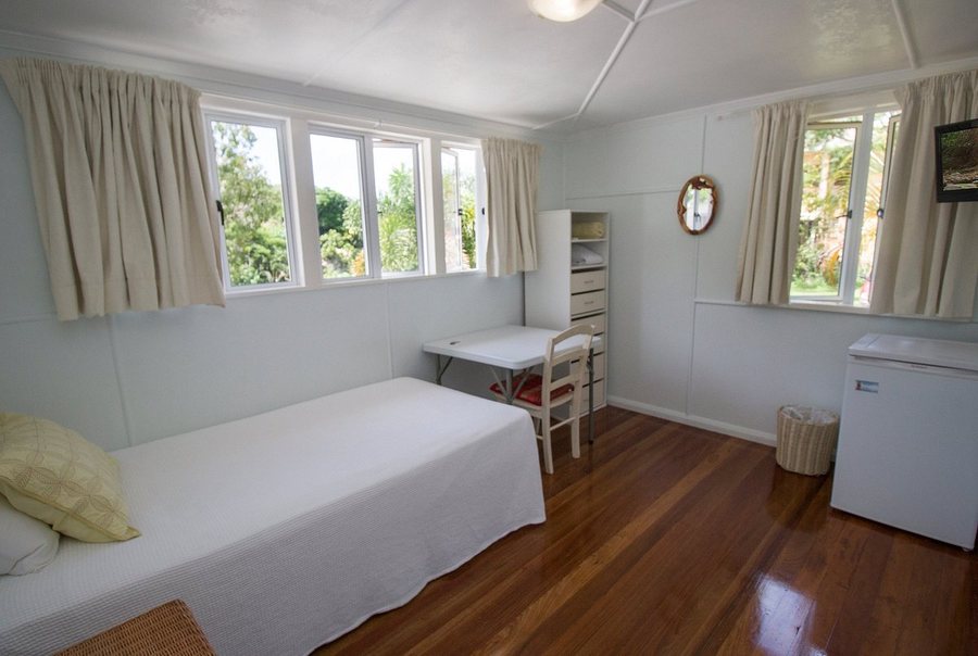 Hillcrest Cottages — Guest room