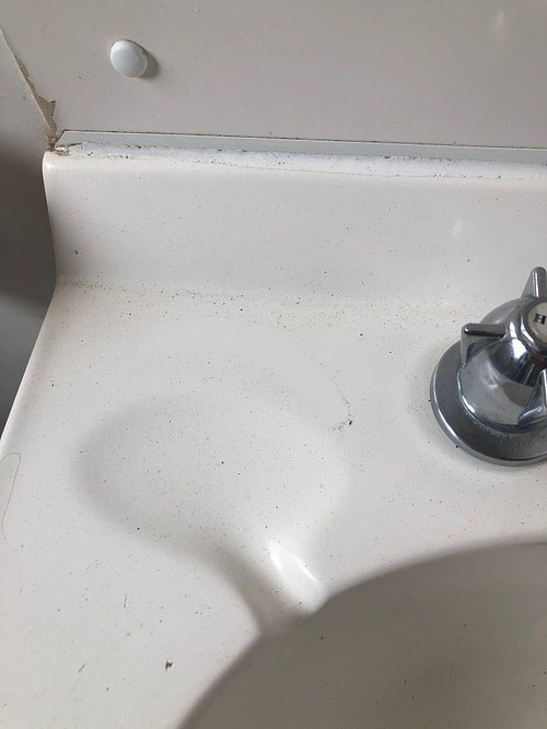 Hillcrest Tourist Park — Bathroom