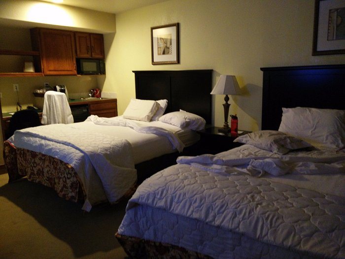 Hilltop Inn Broomfield Denver — Guest room