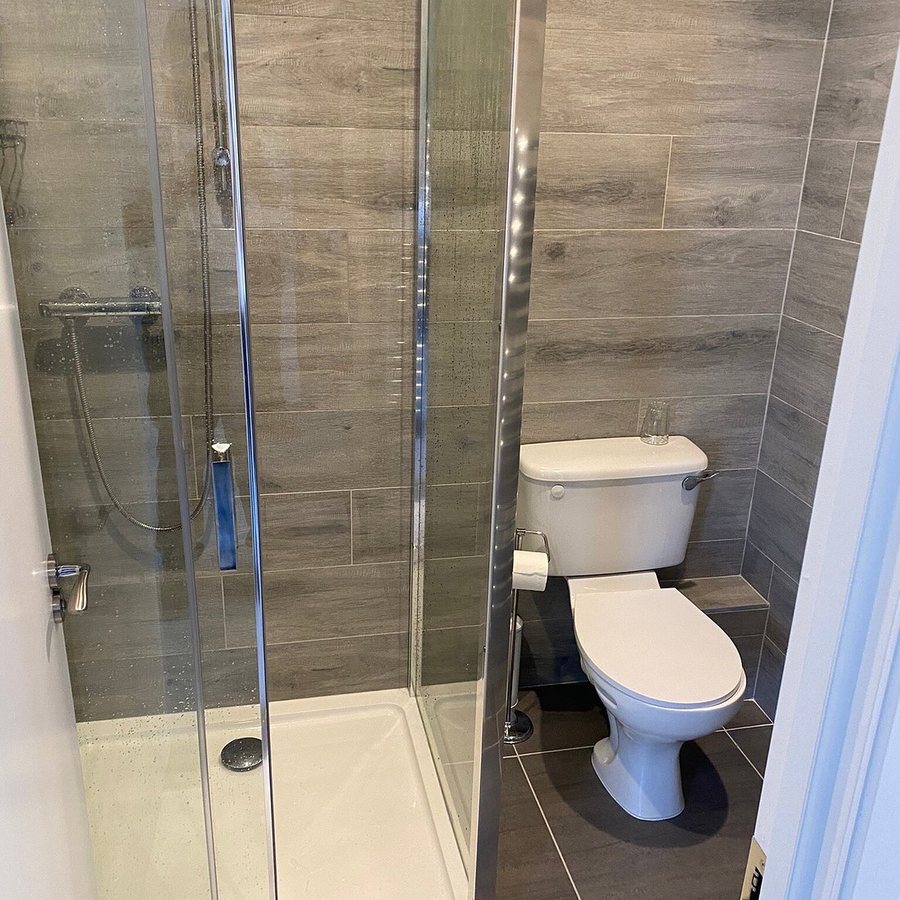 Hillview House Guesthouse — Bathroom