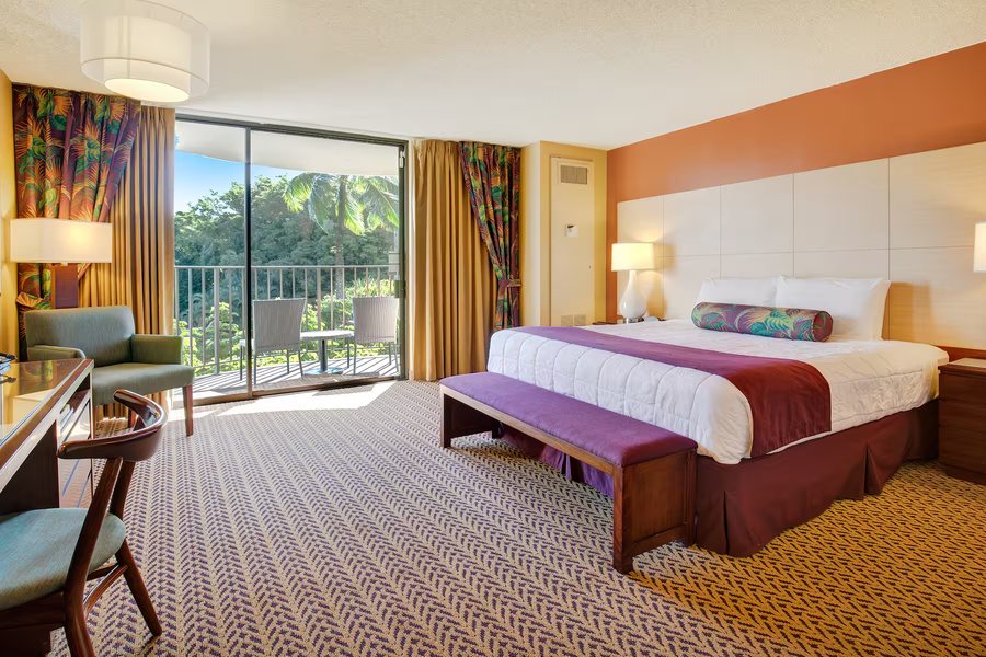 Hilo Hawaiian Hotel — Guest room