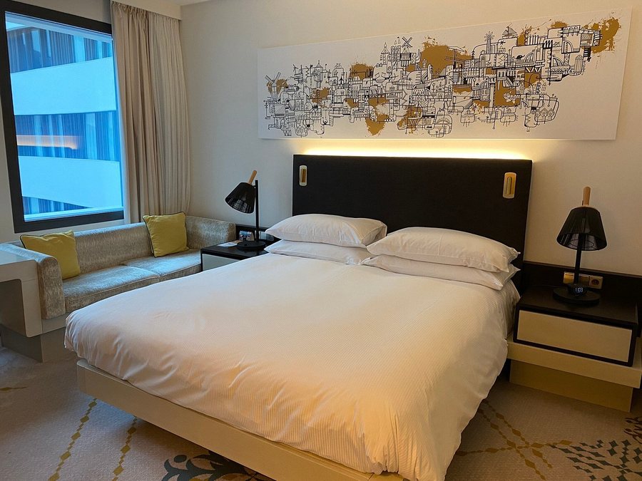 Hilton Amsterdam Airport Schiphol — Guest room
