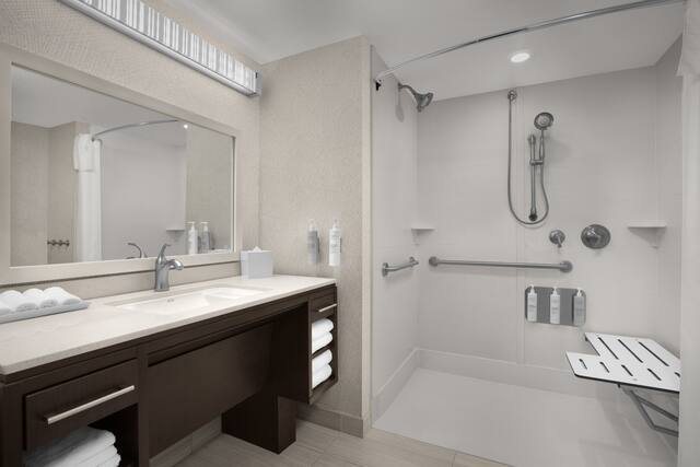 Hilton Anchorage — Bathroom