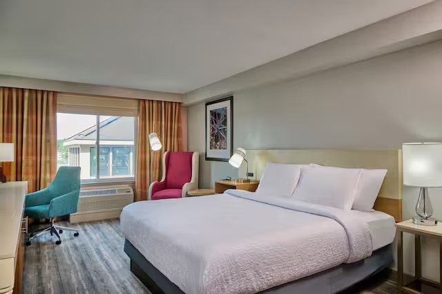 Hilton Anchorage — Guest room