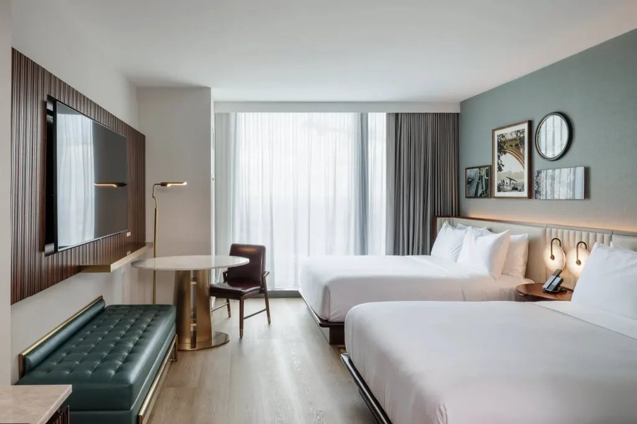 Hilton Arlington — Guest room