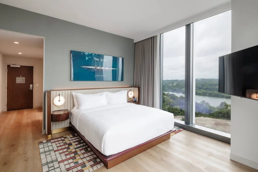 Hilton Arlington Rosslyn The Key — Guest room