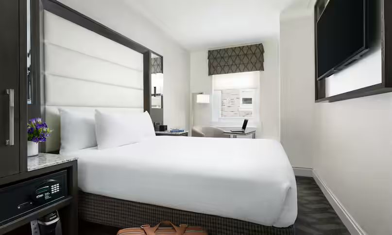 Hilton Boston Park Plaza — Guest room