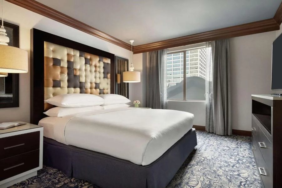 Hilton Checkers Los Angeles Los Angeles California — Guest room