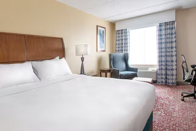 Hilton Cleveland Downtown Cleveland Ohio — Guest room