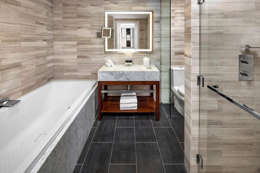 Hilton Club The Central at 5th New York New York City New York — Bathroom