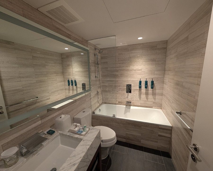 Hilton Club The Quin New York — Bathroom