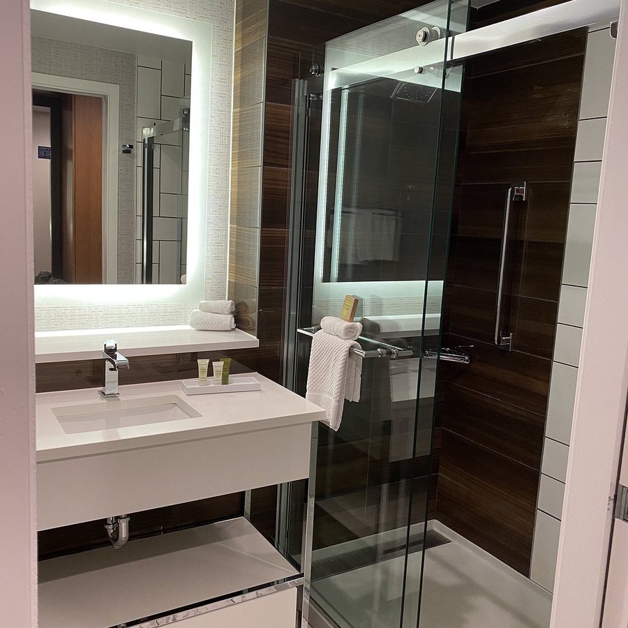 Hilton Franklin Cool Springs — Bathroom