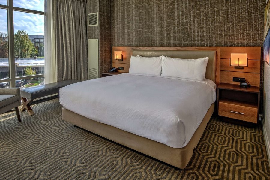 Hilton Franklin Cool Springs — Guest room