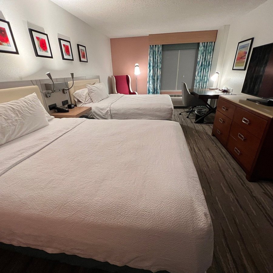 Hilton Garden Inn Anaheim Garden Grove — Guest room