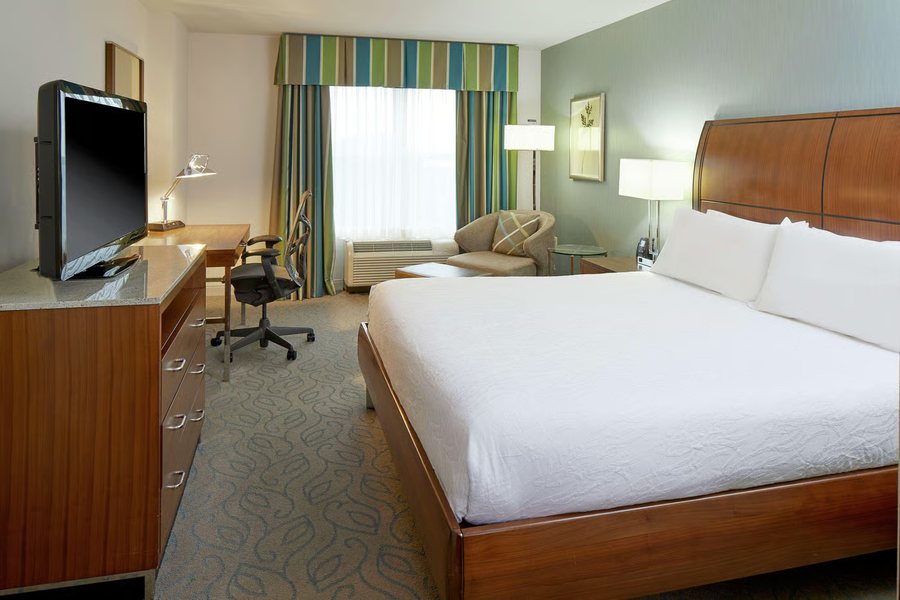 Hilton Garden Inn Atlanta Midtown — Guest room