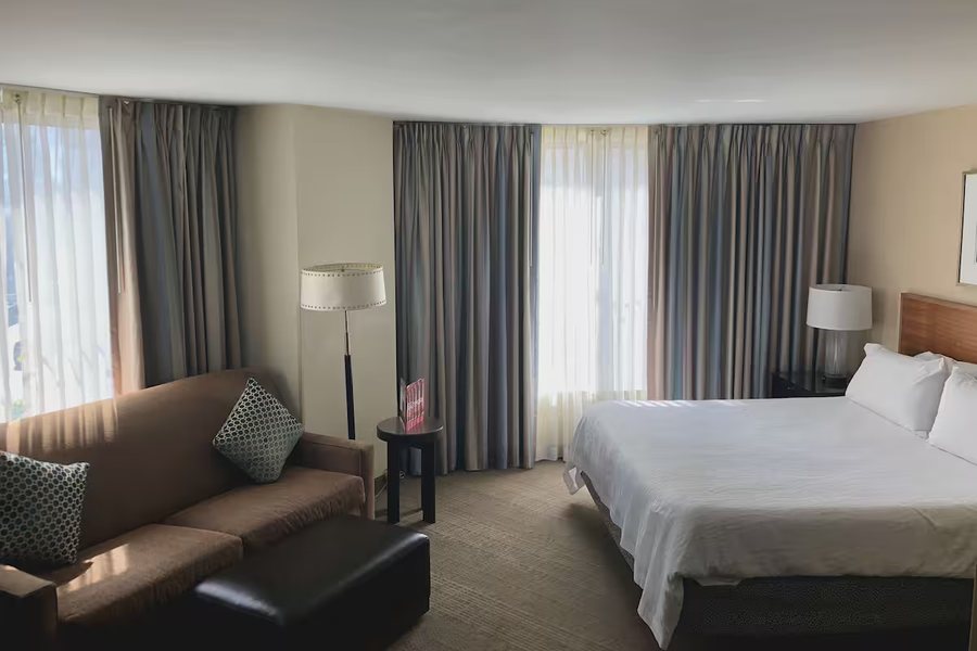 Hilton Garden Inn Baltimore Inner Harbor — Guest room