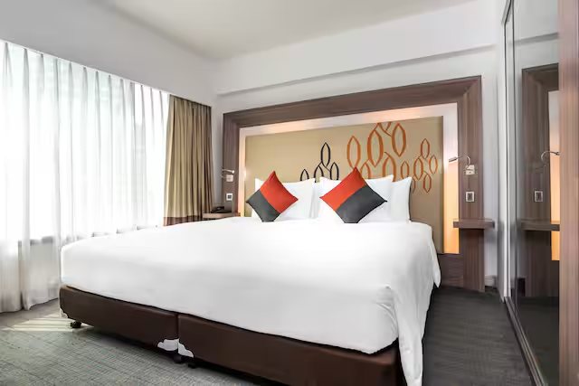 Hilton Garden Inn Bangkok Silom — Guest room