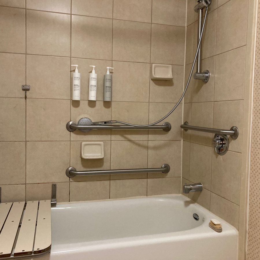 Hilton Garden Inn Billings — Bathroom