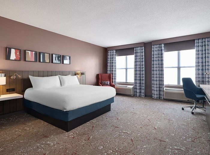 Hilton Garden Inn Bloomington — Guest room