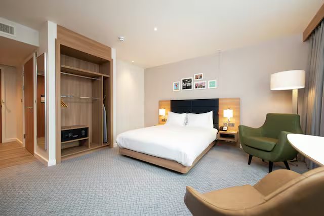 Hilton Garden Inn Bristol — Guest room