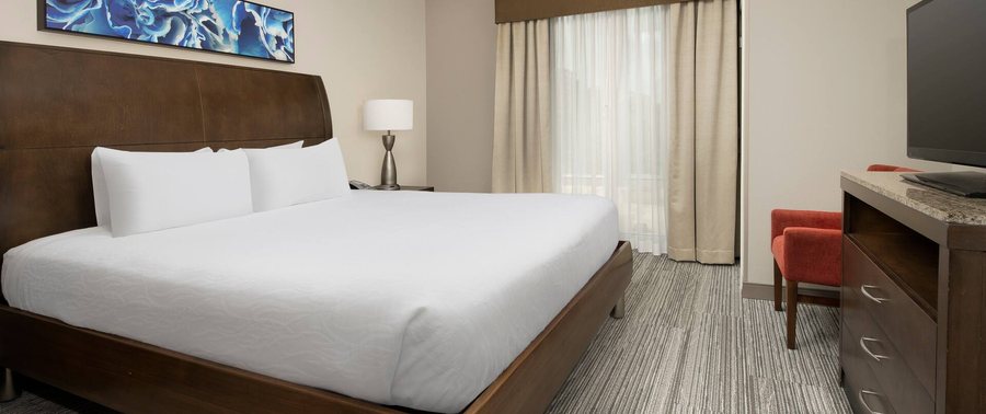 Hilton Garden Inn Charlotte Airport — Guest room
