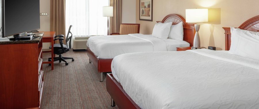Hilton Garden Inn Charlotte North — Guest room