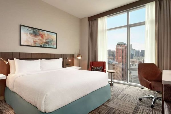 Hilton Garden Inn Chicago Downtown South Loop Chicago Illinois — Guest room