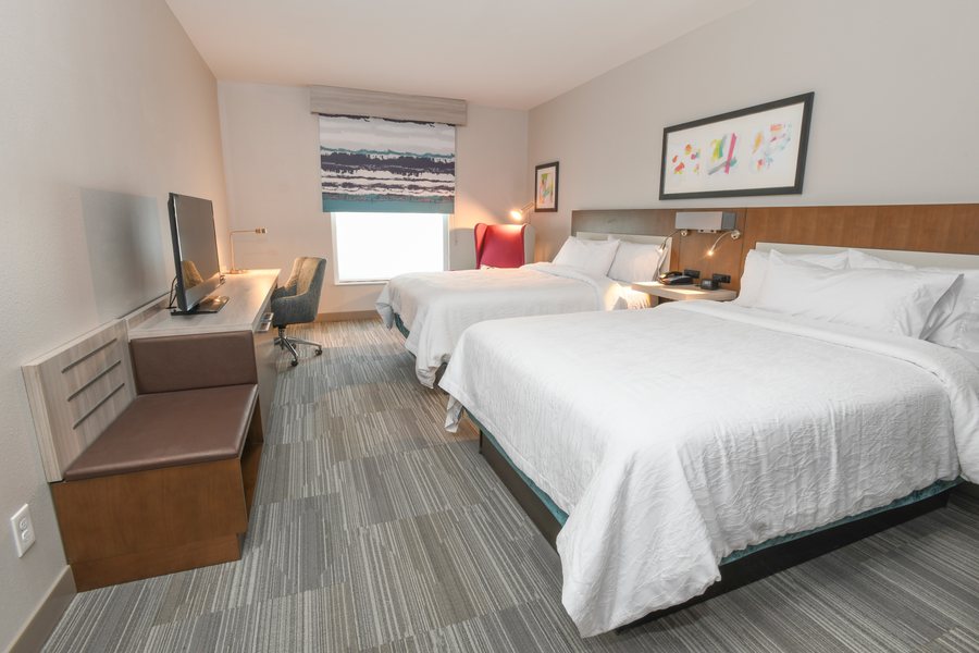 Hilton Garden Inn Cincinnati Midtown — Guest room