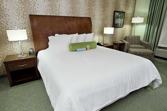 Hilton Garden Inn Covington Mandeville — Guest room