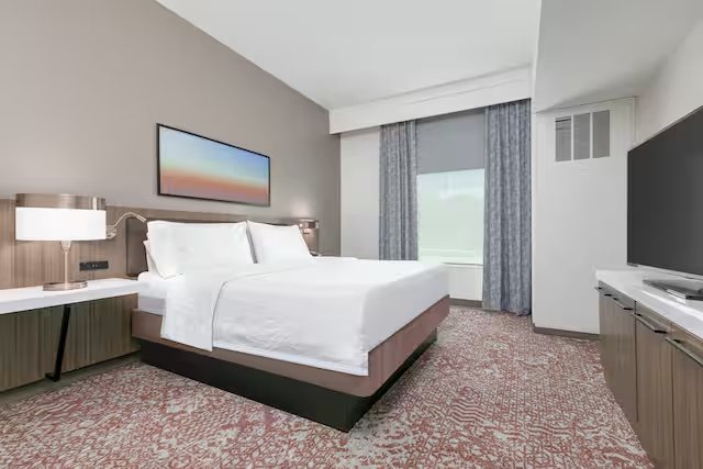 Hilton Garden Inn Dallas Arlington South — Guest room