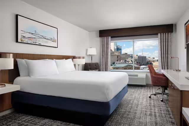 Hilton Garden Inn Detroit Troy — Guest room