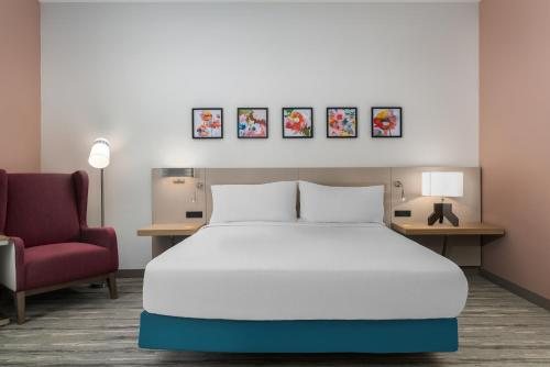 Hilton Garden Inn Dover — Guest room