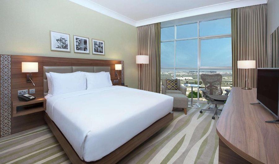 Hilton Garden Inn Dubai Deira — Guest room