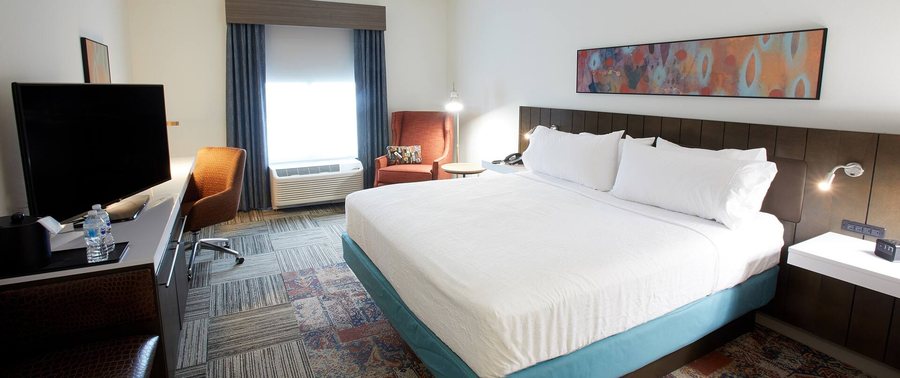 Hilton Garden Inn Elizabethtown — Guest room