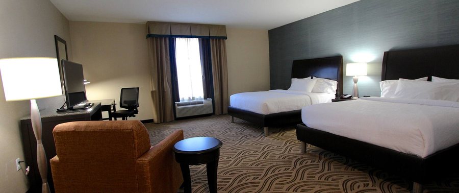 Hilton Garden Inn Findlay — Guest room