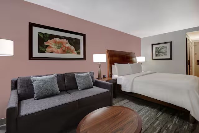 Hilton Garden Inn Fort Myers — Guest room