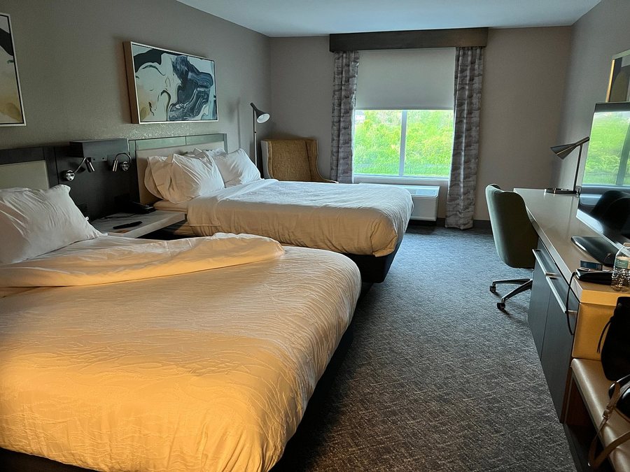 Hilton Garden Inn Fort Wayne North — Guest room
