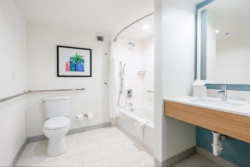 Hilton Garden Inn Ft Lauderdale SW Miramar — Bathroom