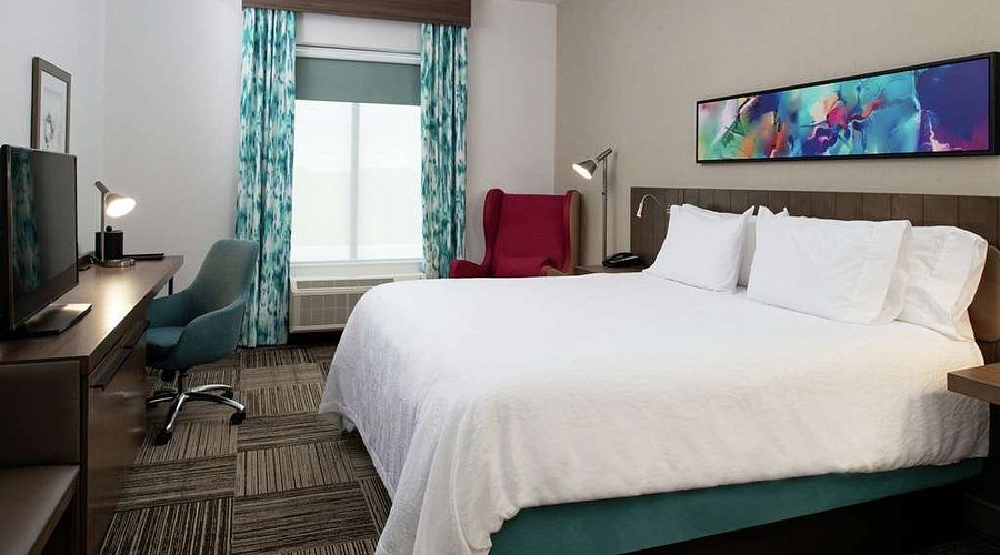 Hilton Garden Inn Gallatin — Guest room