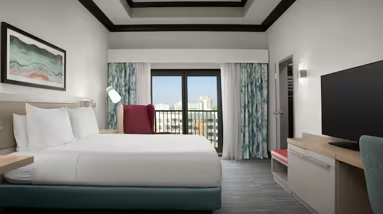 Hilton Garden Inn Jacksonville Downtown Southbank — Guest room