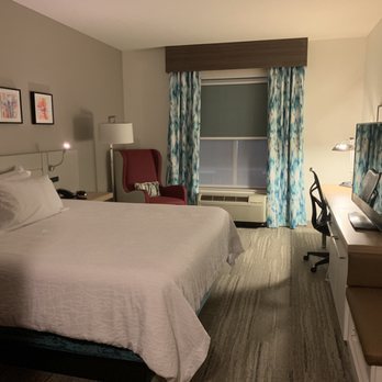 Hilton Garden Inn Knoxville West Cedar Bluff — Guest room