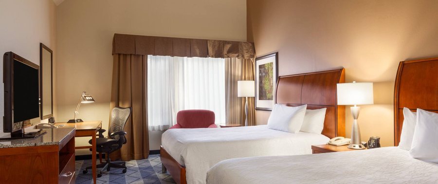 Hilton Garden Inn Lancaster — Guest room