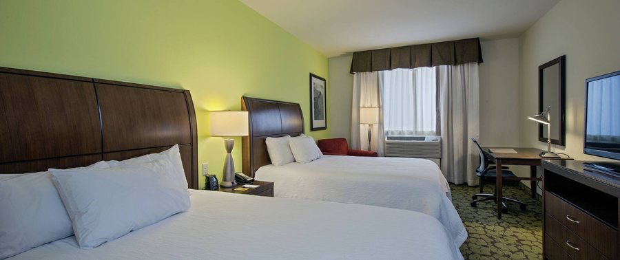 Hilton Garden Inn Lincoln Downtown Haymarket — Guest room