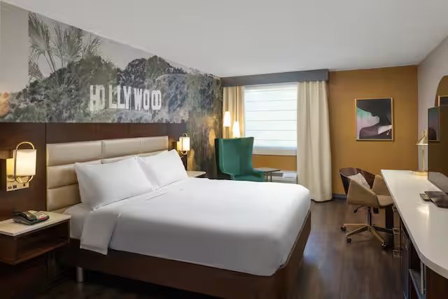 Hilton Garden Inn Los Angeles Hollywood — Guest room