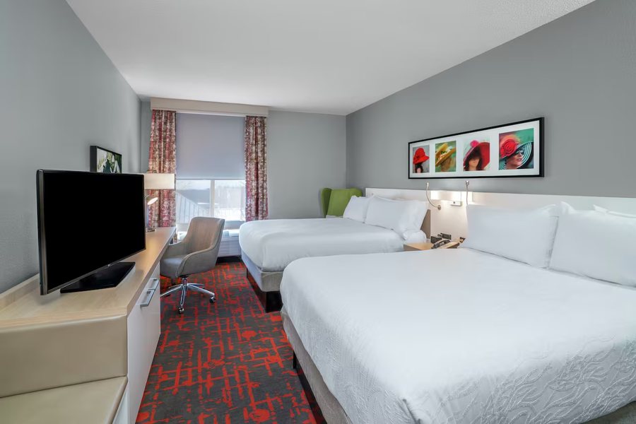 Hilton Garden Inn Louisville Downtown — Guest room