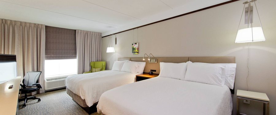 Hilton Garden Inn Martinsburg — Guest room