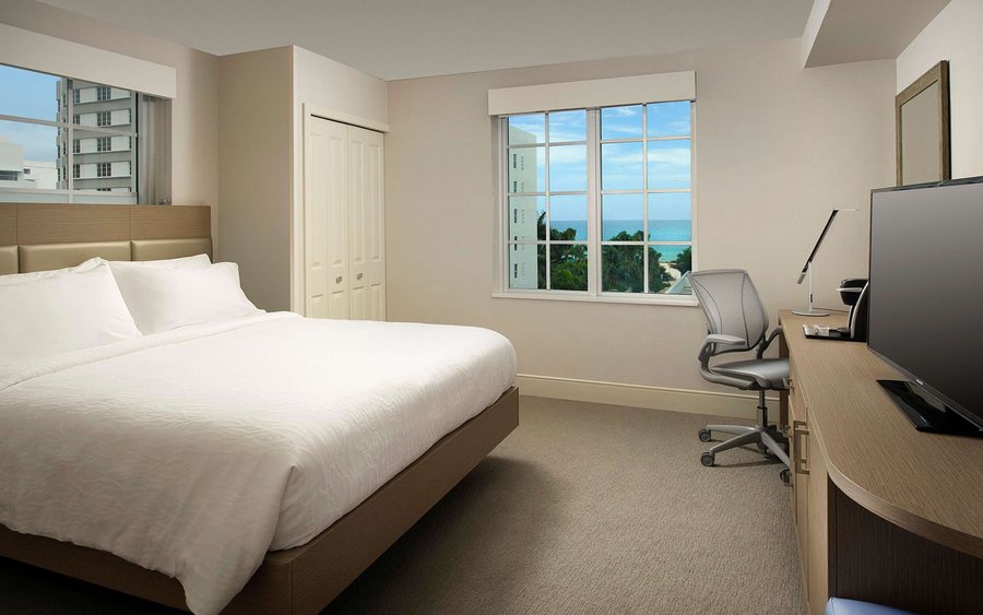 Hilton Garden Inn Miami South Beach Miami Beach Florida — Guest room